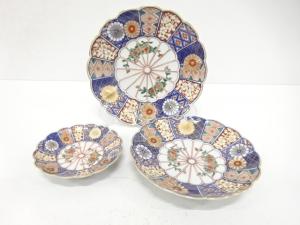 大聖寺伊万里　染錦　三ツ組皿(保護箱付)